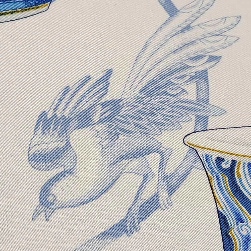 Custom Chinoiserie Ginger Jar Table Topper – 100% Cotton – Green Piping & Tassel - Picture 5 of 10